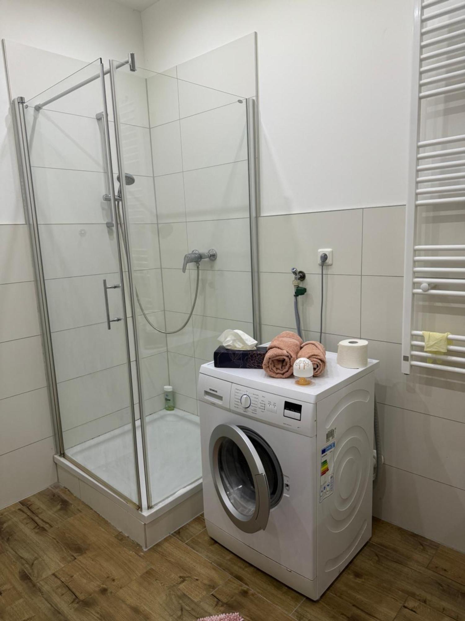 Luxurioese Wohnung Mit Eigenem Garten Аугсбург Экстерьер фото