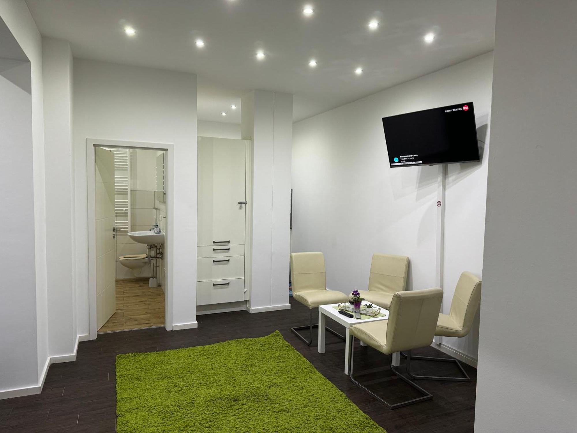 Luxurioese Wohnung Mit Eigenem Garten Аугсбург Экстерьер фото